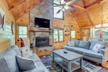 Mineral Bluff Cabin: Hot Tub, Pets, & Peace, Mineral Bluff (fotografie 4)