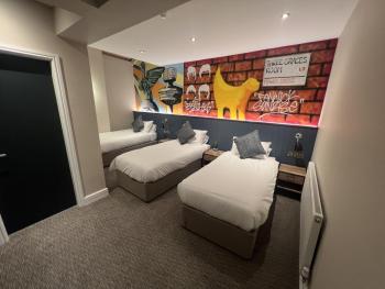 Fenwick Sunrise Hotel, Liverpool (photo 4)