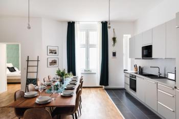 165m2 Downtown Family Suite 5BR, 3Bath, kids room, 11min Alexanderplatz, Berlino (foto 2)