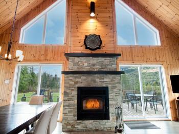 Relax with Mountain Views, Hot tub and Fireplace, Saint-Raymond (Foto 3)
