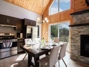 Relax with Mountain Views, Hot tub and Fireplace, Saint-Raymond (Foto 5)