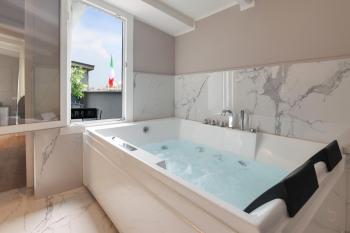 PRESTIGE BOUTIQUE APARTHOTEL - Piazza Duomo View, Milan (photo 2)