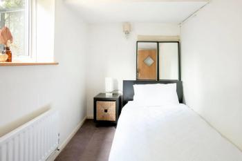 Garden flat on leafy Cator Estate in Blackheath, Londýn (fotografie 4)