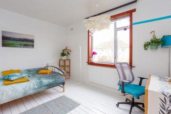Bright & Spacious Double Room with Garden View- Close to Airport & City Centre, Edynburg (zdjęcie 3)