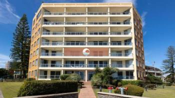 Beachpoint, Unit 202, 28 North Street, Forster (photo 4)