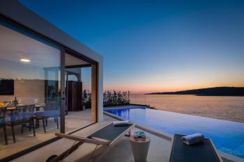 Beachfront Villa Punta Planka with Pool, Rogoznica (photo 3)
