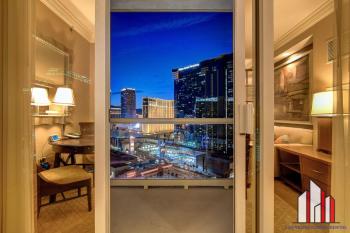 MGM Signature-22-707 F1 Track & Strip View Balcony, Las Vegas (photo 3)
