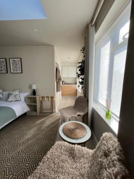The Bit On The Side, Private Studio, Own Entrance, Free Driveway Parking, 10 min Drive to Bath, Cheap EV point, Bath (foto 4)