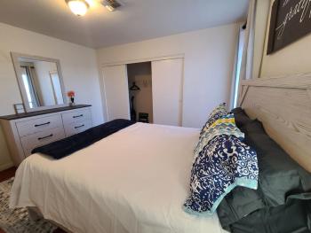 2bed 1 bath condo near Nellis afb & the strip, Las Vegas (photo 2)