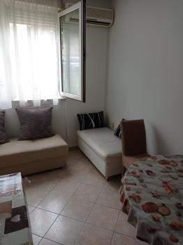 Nice and cozy two single bed room, Split (photo 3)