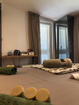 Omis - private Ensuite room with balcony - hotel style, Омиш (фото 3)