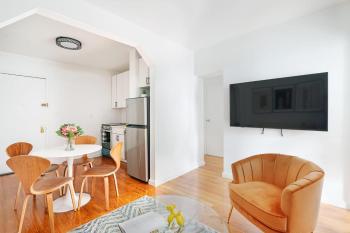 444-3E Contemporary 1BR in Hell's Kitchen, New York (Foto 5)