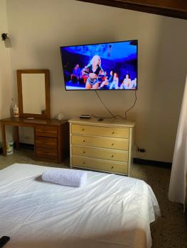 Casa Amplia Familiar muy Fresca Cerca al Poblado, Medellín (Foto 5)