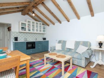 Pass the Keys Charming Garden cottage with parking, Бат (фото 2)