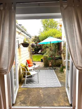 Cosy 19th century two bedroomed home with available parking, Bath (photo 4)