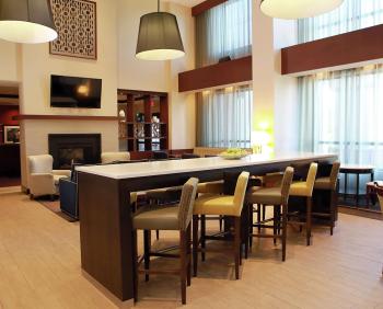 Hampton Inn & Suites Laval, Laval (photo 4)
