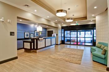Hampton Inn & Suites by Hilton Saskatoon Airport, Саскатун (фото 5)
