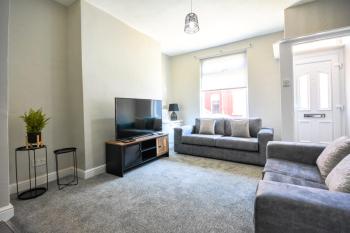 Stay with Alexandra - Free Parking - Free Wifi Superb Location, Liverpool (photo 2)