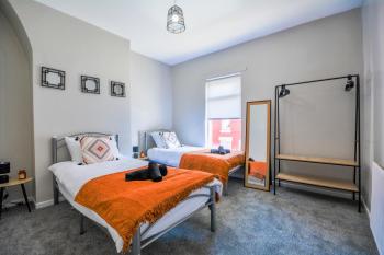 Stay with Alexandra - Free Parking - Free Wifi Superb Location, Liverpool (photo 4)