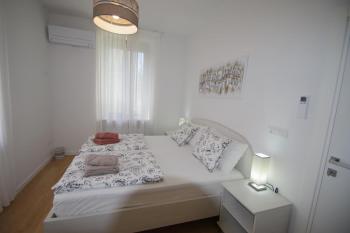 Bright & Modern 2-Bedroom Flat in Pula, Pula (foto 3)