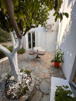 Danaides Studios, Mpatsi (Batsi) (foto 5)