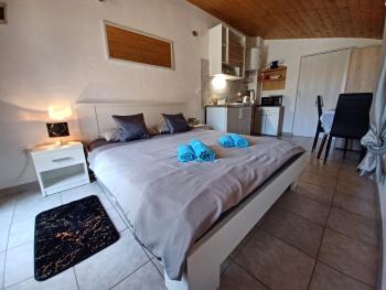 Pampas studio, self check-in, private parking, Poreč (photo 2)