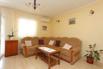 Holiday house with a parking space Kastel Stafilic, Kastela - 21506, Kastel Novi (fotografie 3)
