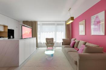 LAM Pink - JACUZZI - AC - PS4, Bratislava (Foto 3)