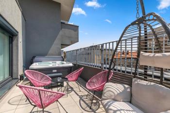 LAM Pink - JACUZZI - AC - PS4, Bratislava (Foto 4)