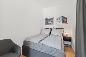 The Straßburger, stylish 3 BR apartment in Mitte, group & family friendly, 4- 6 Guests, Берлин (фото 5)