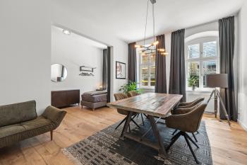The Straßburger, stylish 3 BR apartment in Mitte, group & family friendly, 4- 6 Guests, Берлин (фото 2)