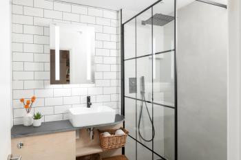 Number 4 - Stylish 1 bedroom house in Truro, Cornwall, Truro (photo 3)