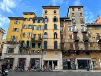 Verona Luxury Flats Piazza Erbe, floor 3, Verona (photo 4)