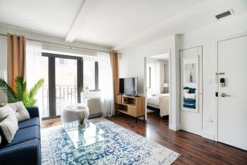 809-3A 1BR Columbus Circle Elevator W D, New York (Foto 2)