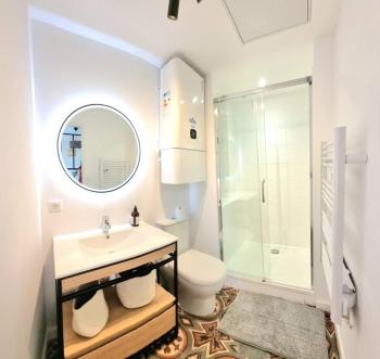 Grand studio avec terrasse - Gare - Metro - Wifi, Toulouse (Foto 3)