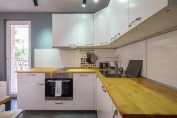 Industrial Look Apartment Top Centre + Free Parking, Sofia (Foto 3)