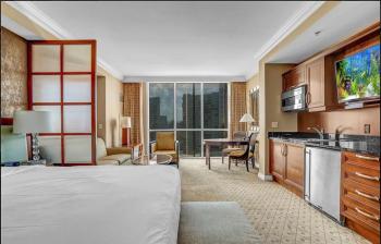 Signature MGM Suite with Strip and Sphere View, Las Vegas (photo 4)