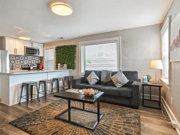 Heart of Westport 1BR, Канзас-Сити (фото 3)