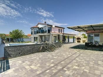 Villa in Fa ana near Beach with Pool, Valbandon (fotografie 2)