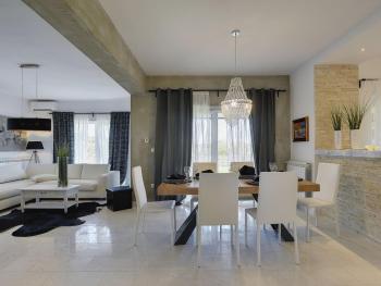 Villa in Rovinj with Pool and Sauna, Rovinjsko Selo (foto 2)