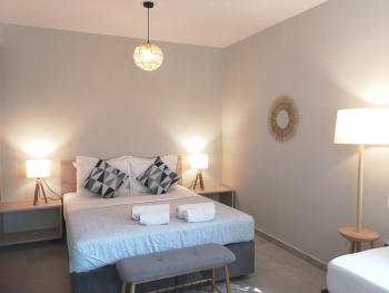 Iris Studios Chios, Karfás (foto 3)