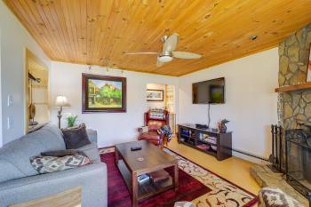 Hike, Bike and Fish Condo with Deck in Beech Mountain, Beech Mountain (Foto 5)