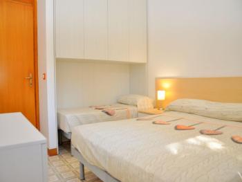 Modern flat with terrace for 5 guests - Beahost, Bibione (photo 2)