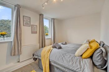 Hidden Gem in Battersea w/ Free Parking, Londra (foto 4)