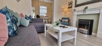 Toffees Townhouse a 2 Bed House in Liverpool 1 Mins walk to Goodison Park, Liverpool (photo 2)