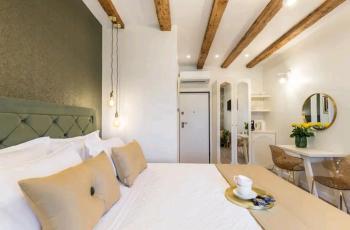 Old town vibes for 2, luxury room with sea view, Split (photo 3)