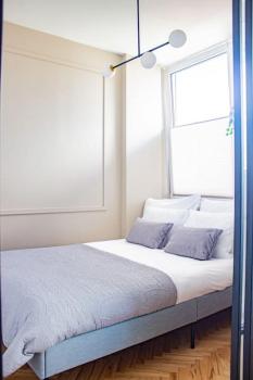 Central Apartment with Balcony and Views, Old Town, metro, Warsaw (photo 2)