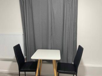 Studio flat private bathroom wc and kitchenette, London (Foto 4)