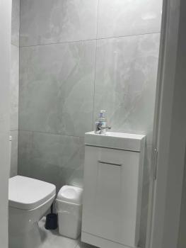 Studio flat private bathroom wc and kitchenette, London (Foto 5)