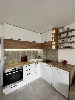 Central Cosy, Fully Renovated 2BD Near the Cathedral, Warna (zdjęcie 5)